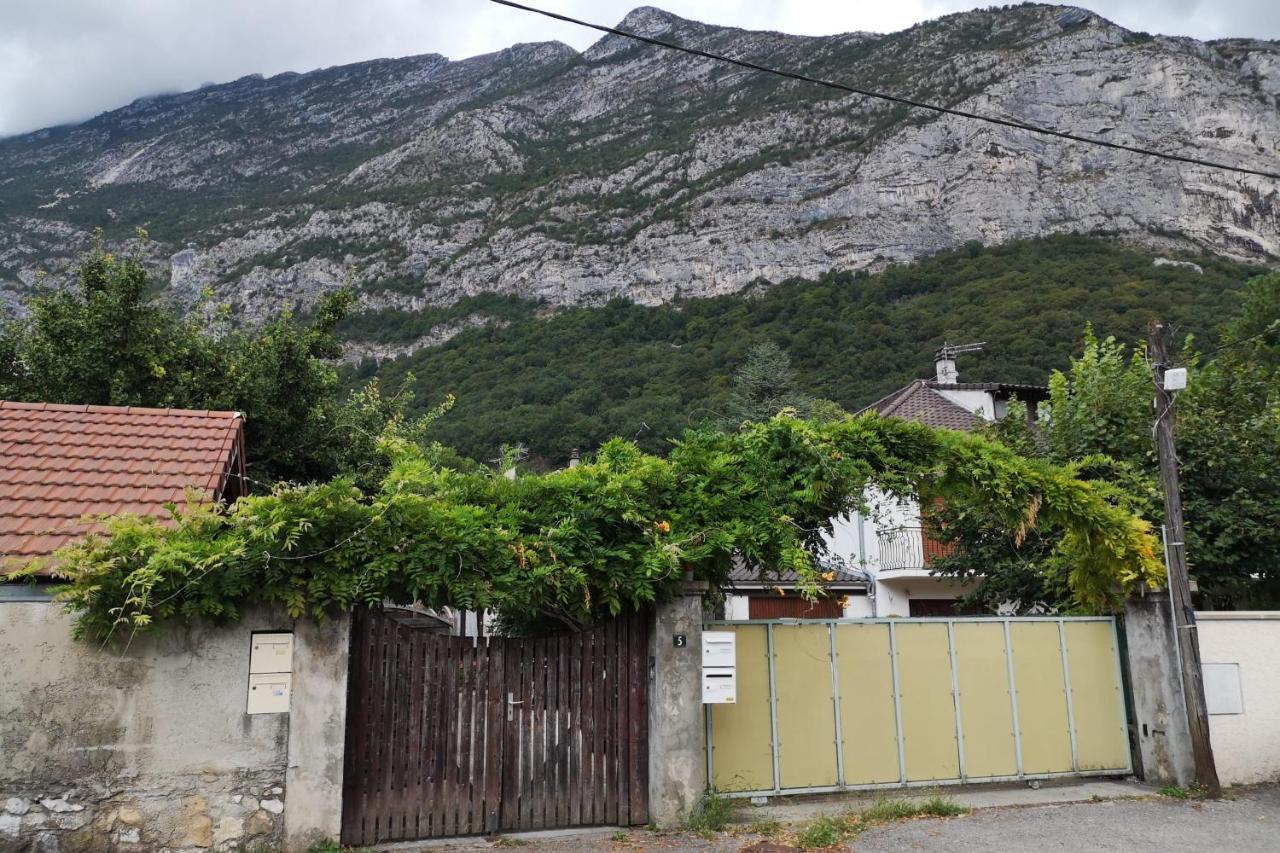 #M1 La Maisonnette Des 3 Ponts Terrace Сент-Эгрев Экстерьер фото